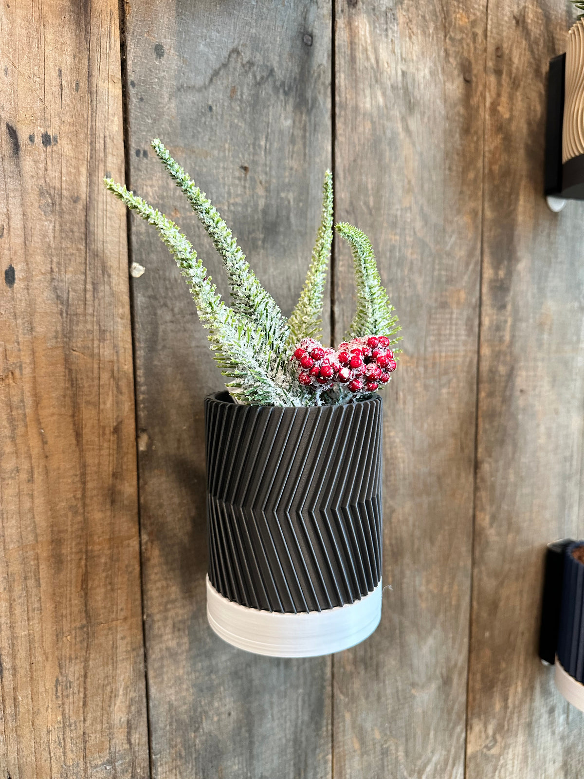 Line & Leaf Wall Planters