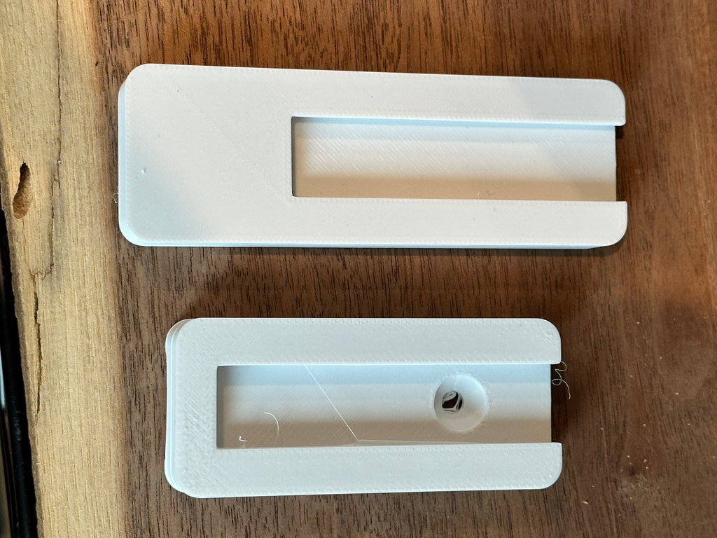 Line & Leaf Wall Planters